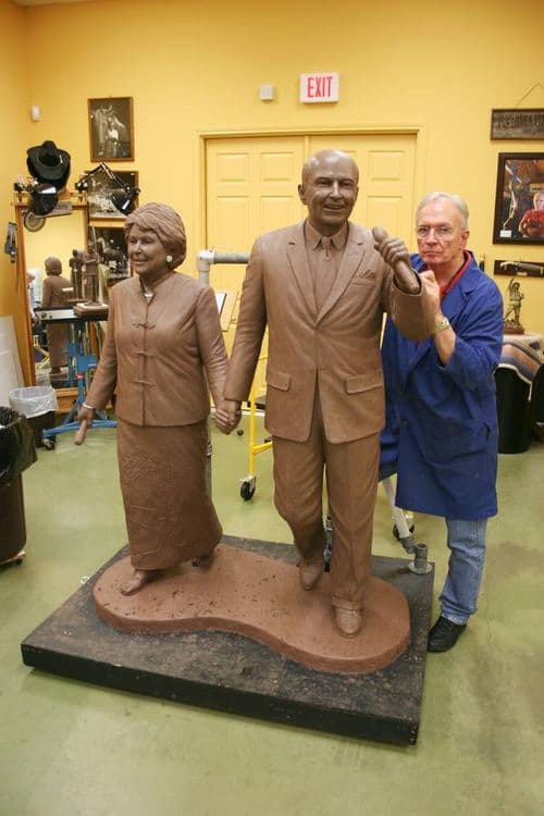 Monuments - Andy and Joan Horner - Thumbnail 2