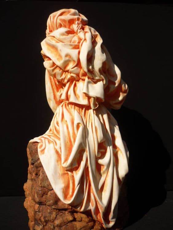 Madonna with baby - Thumbnail 3